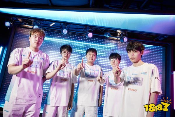 加激烈的比 加激烈的比