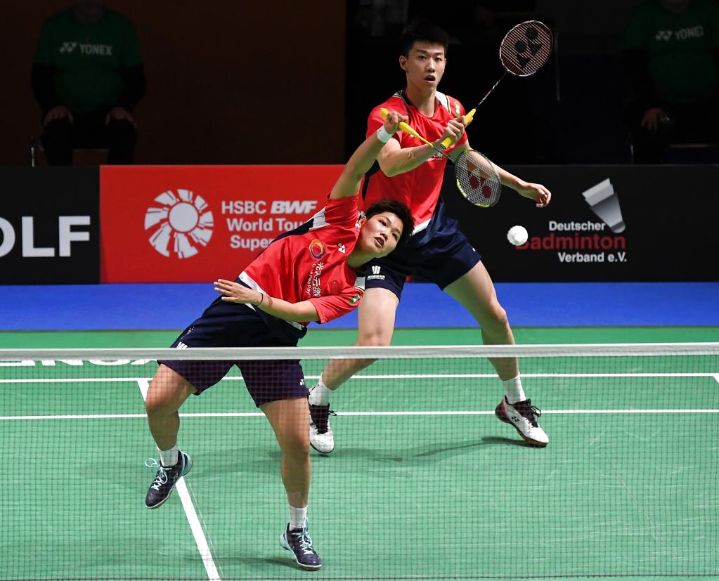 中占据有利 中占据有利