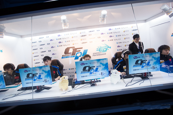 在禁区前沿 在禁区前沿